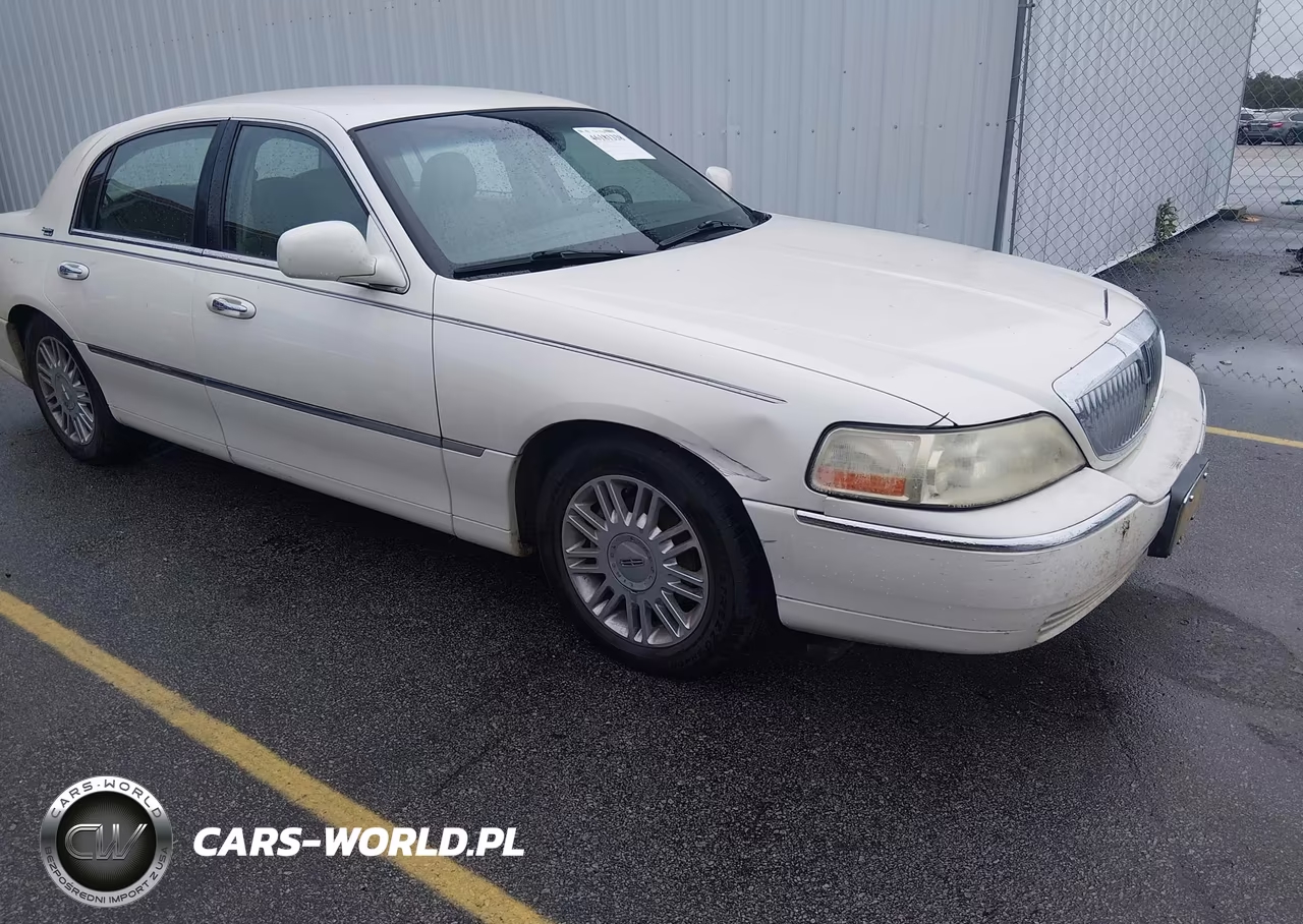 2006 Lincoln Town Car Signature Limited VIN:1LNHM82W56Y600574 - 1