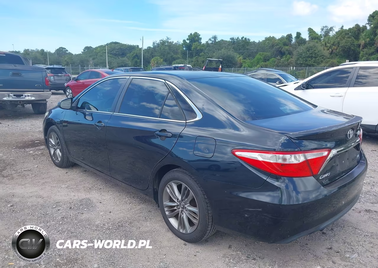 2016 Toyota Camry Se VIN:4T1BF1FK4GU258560 - 3