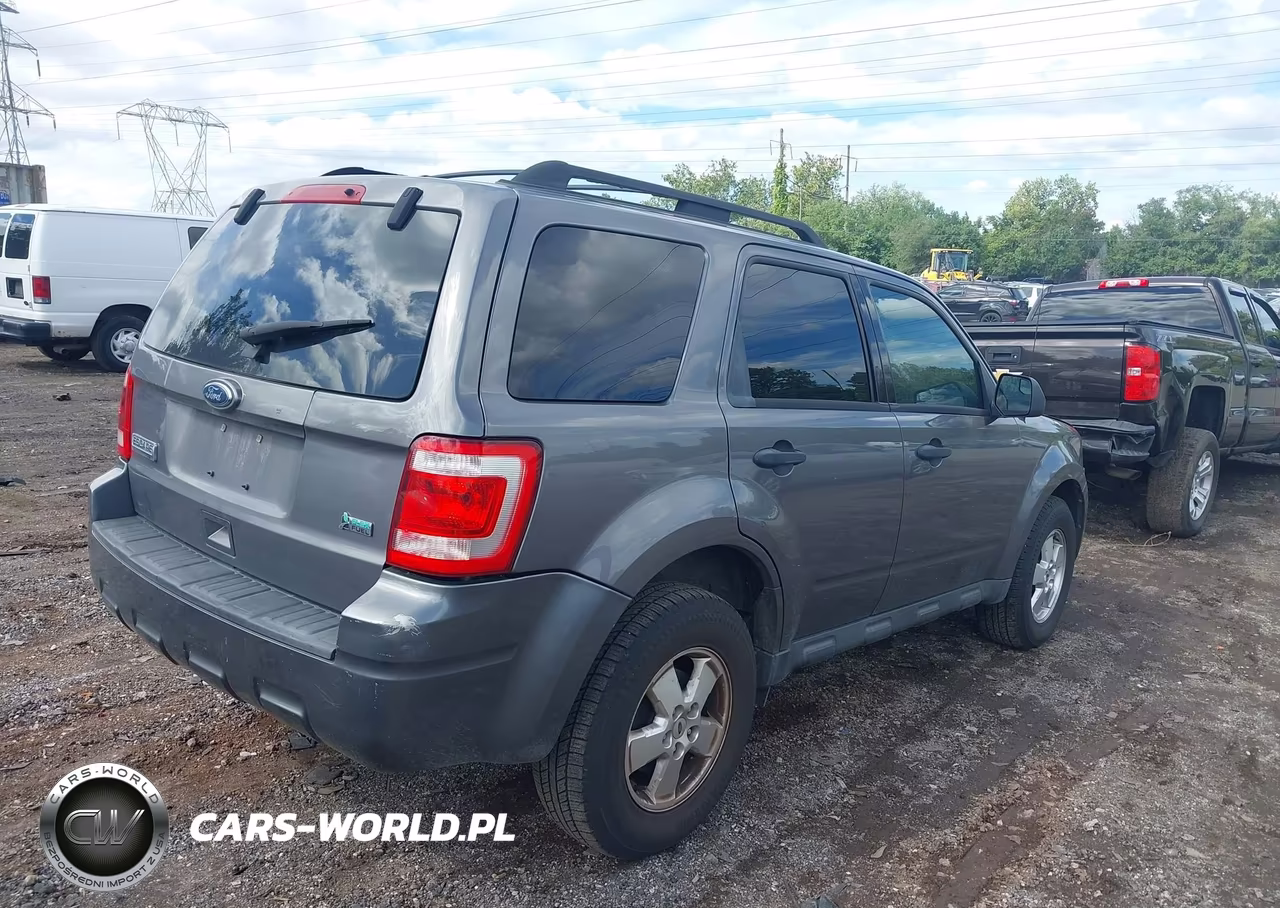 2010 Ford Escape Xlt VIN:1FMCU9DG2AKD42175 - 4