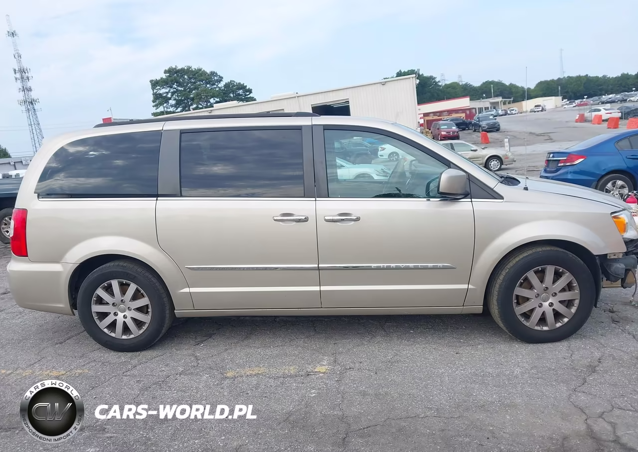 2016 Chrysler Town & Country Touring VIN:2C4RC1BG9GR248097 - 13