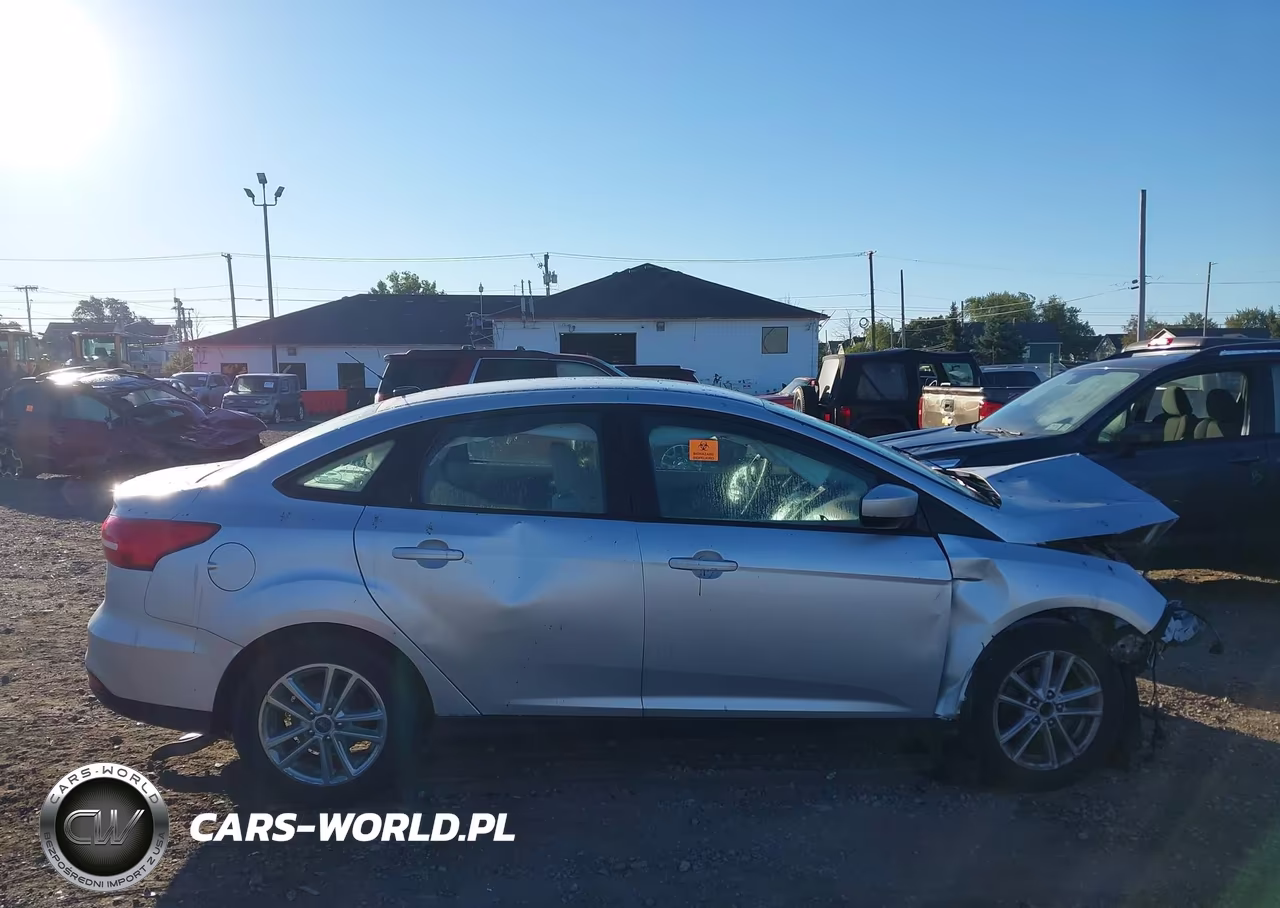 2018 Ford Focus Se VIN:1FADP3F27JL225285 - 13