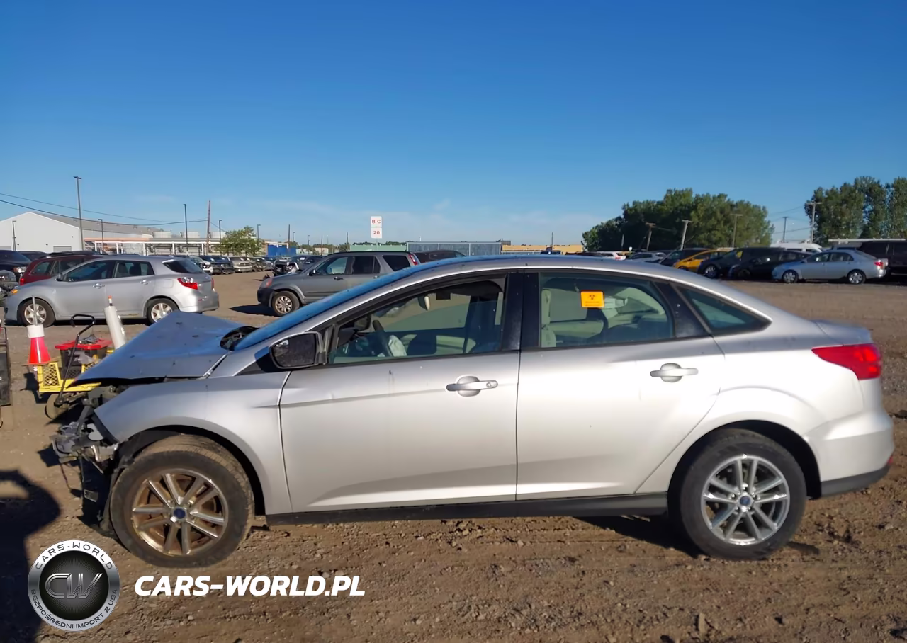 2018 Ford Focus Se VIN:1FADP3F27JL225285 - 14