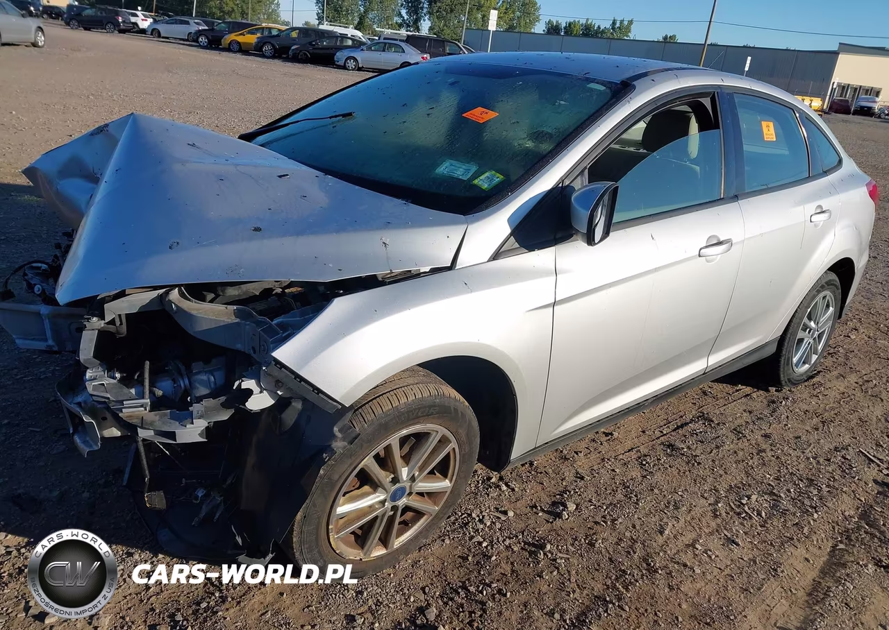 2018 Ford Focus Se VIN:1FADP3F27JL225285 - 2