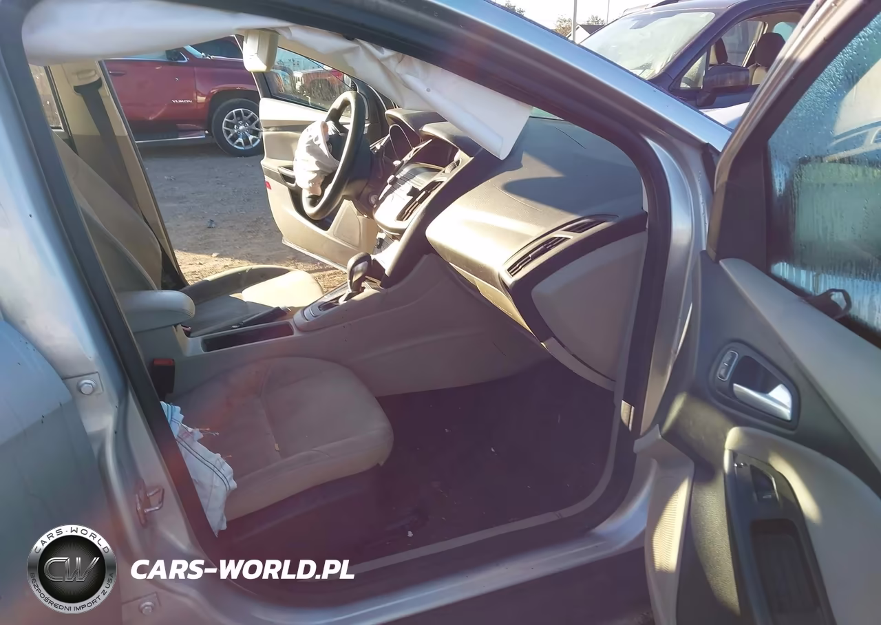2018 Ford Focus Se VIN:1FADP3F27JL225285 - 5