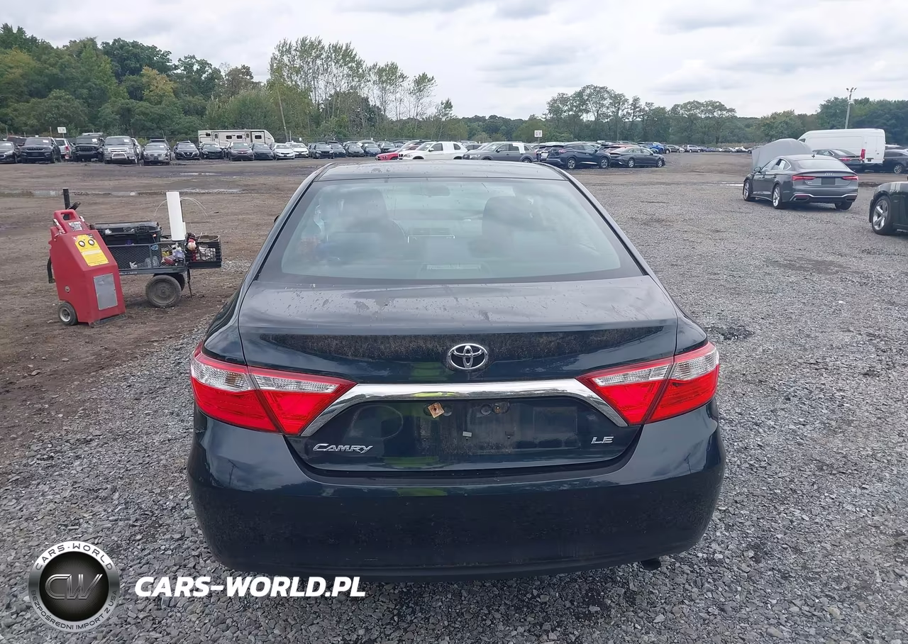 2015 Toyota Camry Le VIN:4T4BF1FK3FR508679 - 16