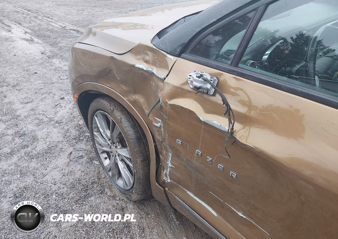 2019 Chevrolet Blazer Premier VIN:3GNKBKRSXKS612521 - 17
