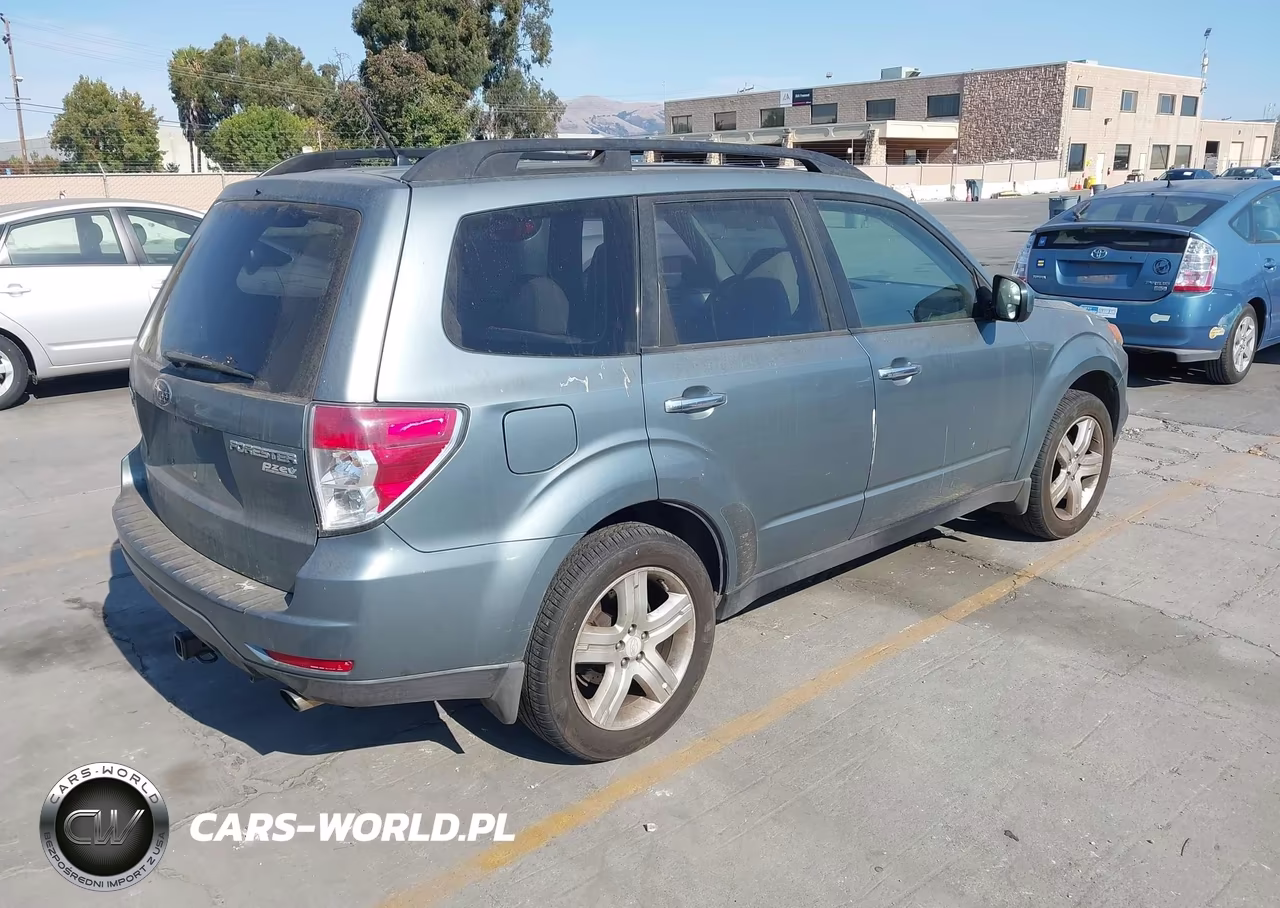 2010 Subaru Forester 2.5X Premium VIN:JF2SH6CC7AH757928 - 4