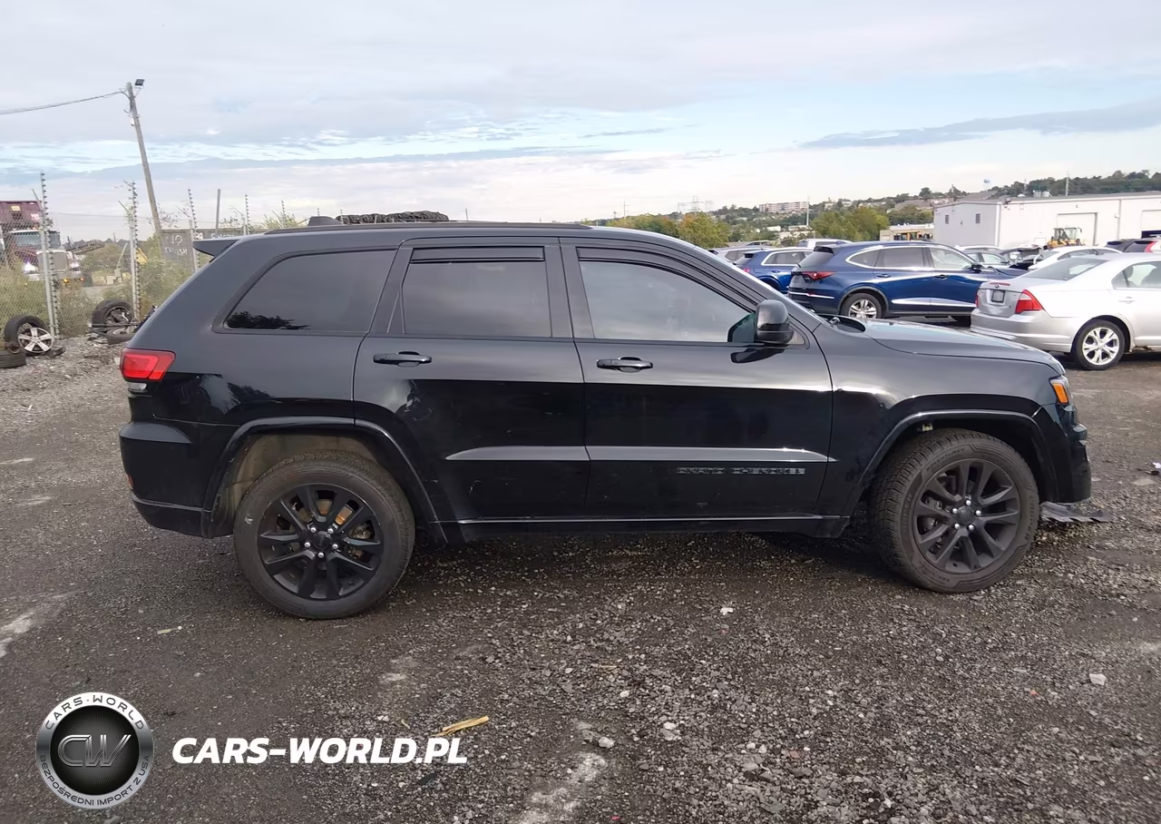 2017 Jeep Grand Cherokee Altitude 4X4 VIN:1C4RJFAG4HC767508 - 14