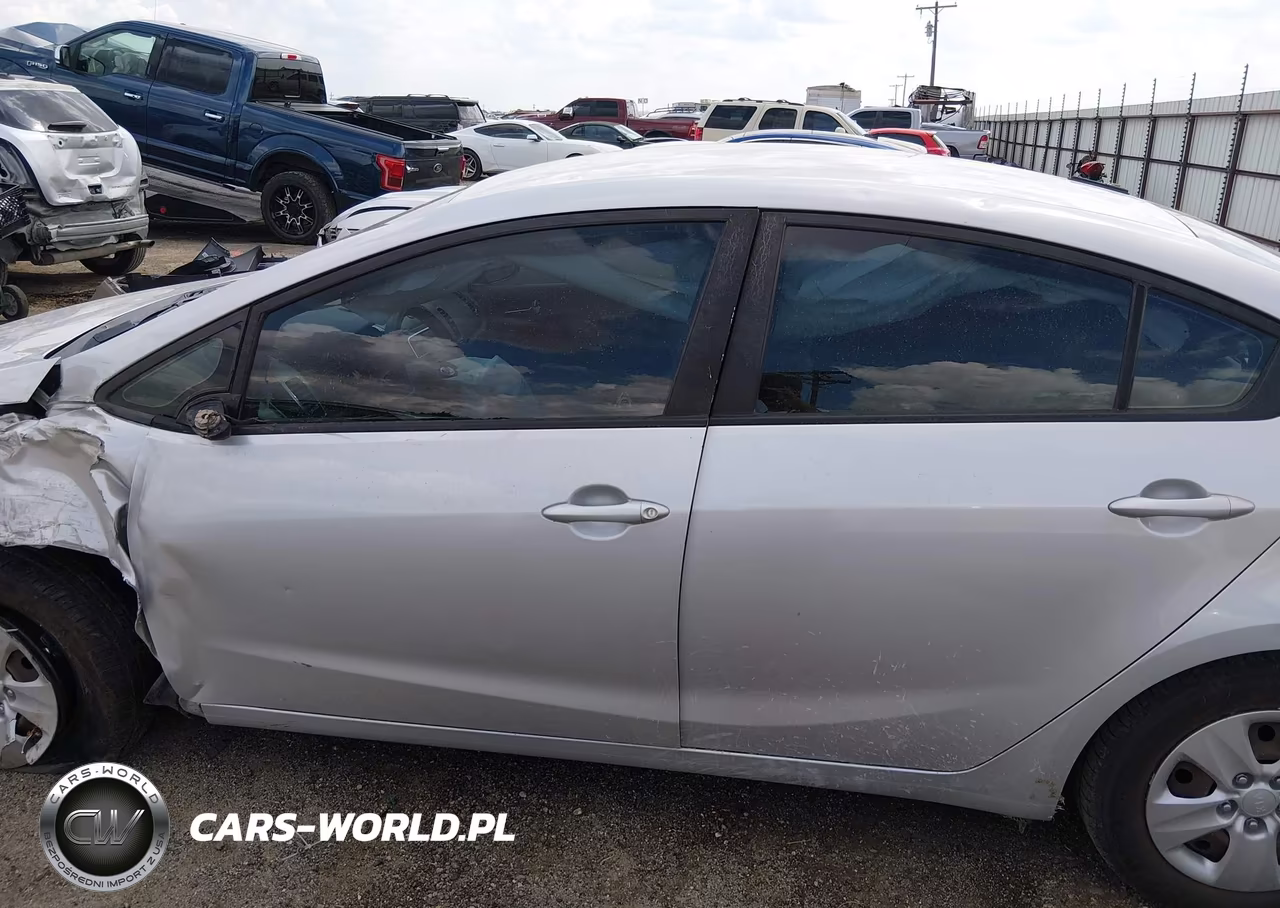 2018 Kia Forte Lx VIN:3KPFK4A79JE165612 - 15