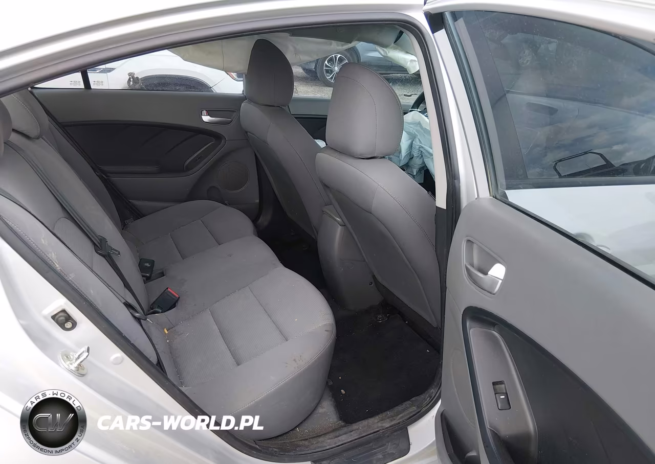 2018 Kia Forte Lx VIN:3KPFK4A79JE165612 - 8
