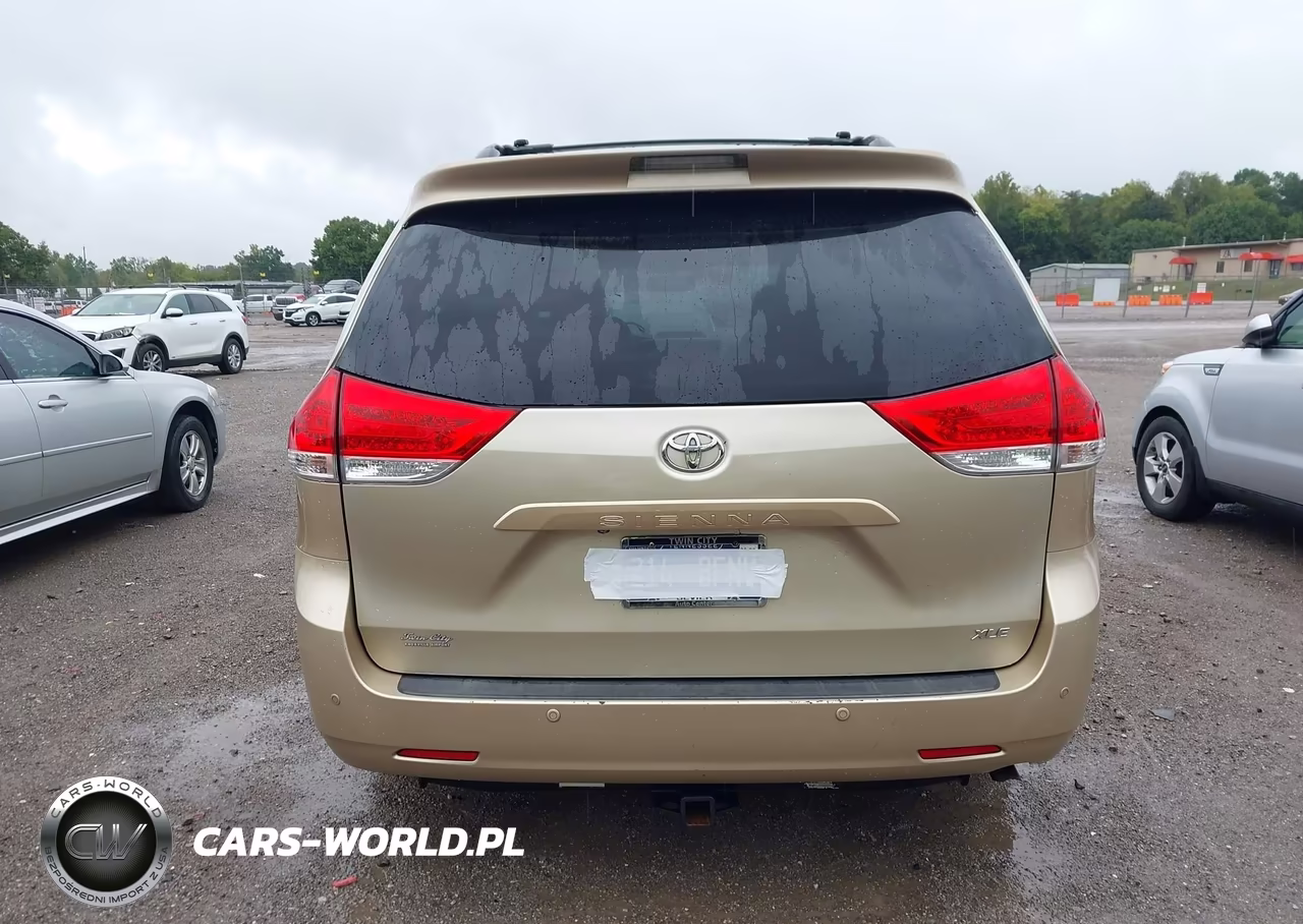 2013 Toyota Sienna Xle V6 8 Passenger VIN:5TDYK3DC4DS330438 - 16