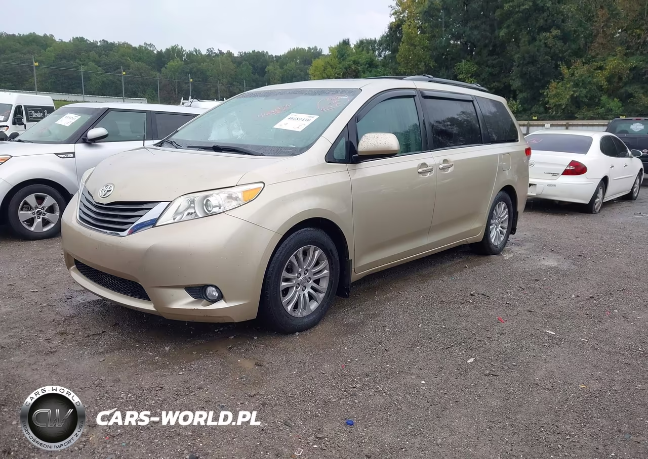 2013 Toyota Sienna Xle V6 8 Passenger VIN:5TDYK3DC4DS330438 - 2