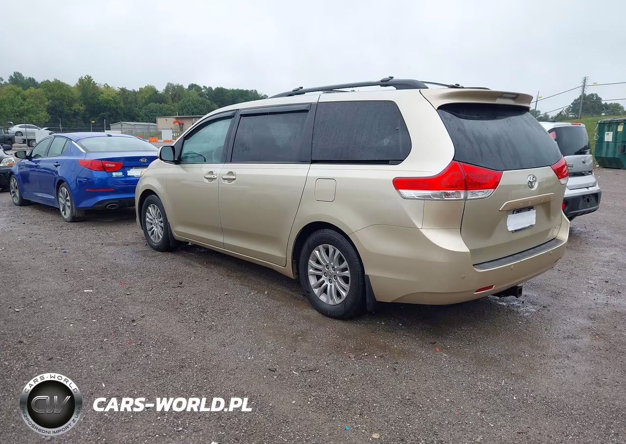 2013 Toyota Sienna Xle V6 8 Passenger VIN:5TDYK3DC4DS330438 - 3