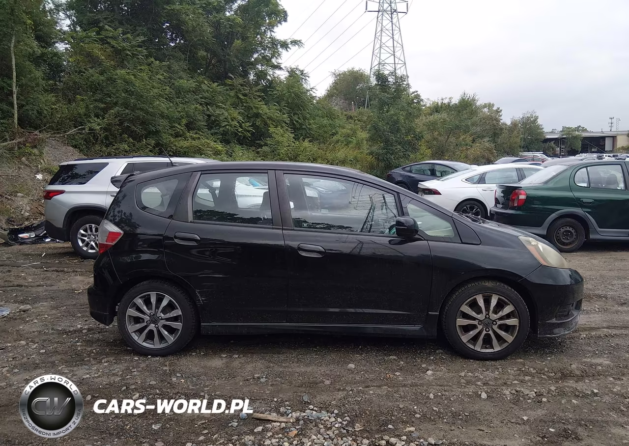 2012 Honda Fit Sport VIN:JHMGE8H51CC012416 - 13