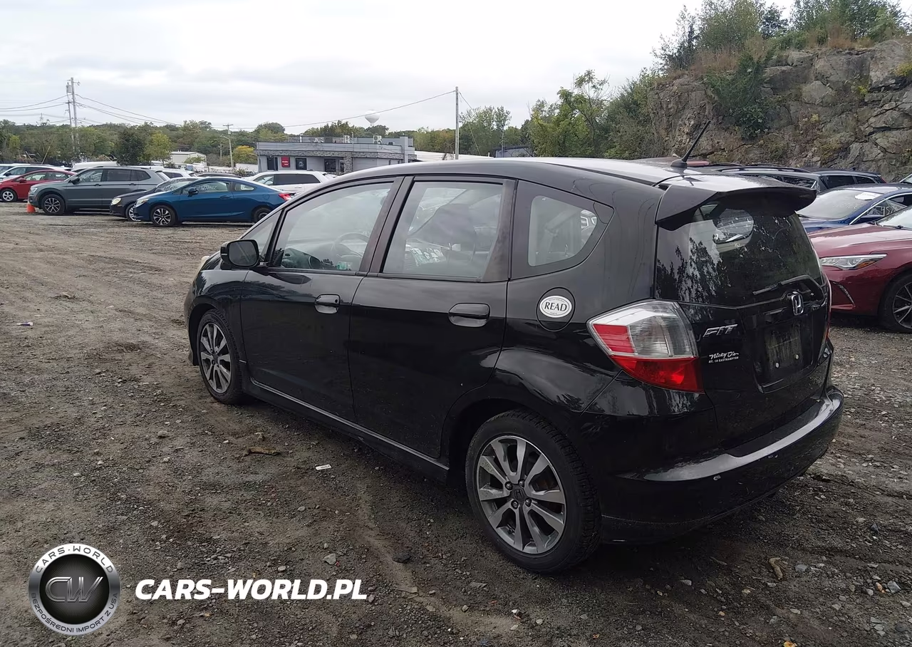 2012 Honda Fit Sport VIN:JHMGE8H51CC012416 - 3