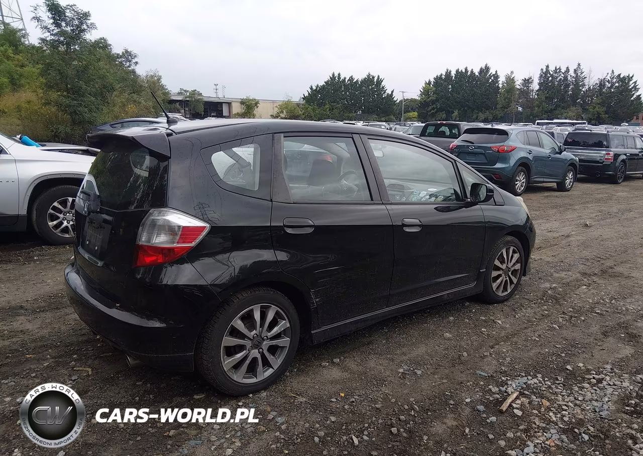2012 Honda Fit Sport VIN:JHMGE8H51CC012416 - 4