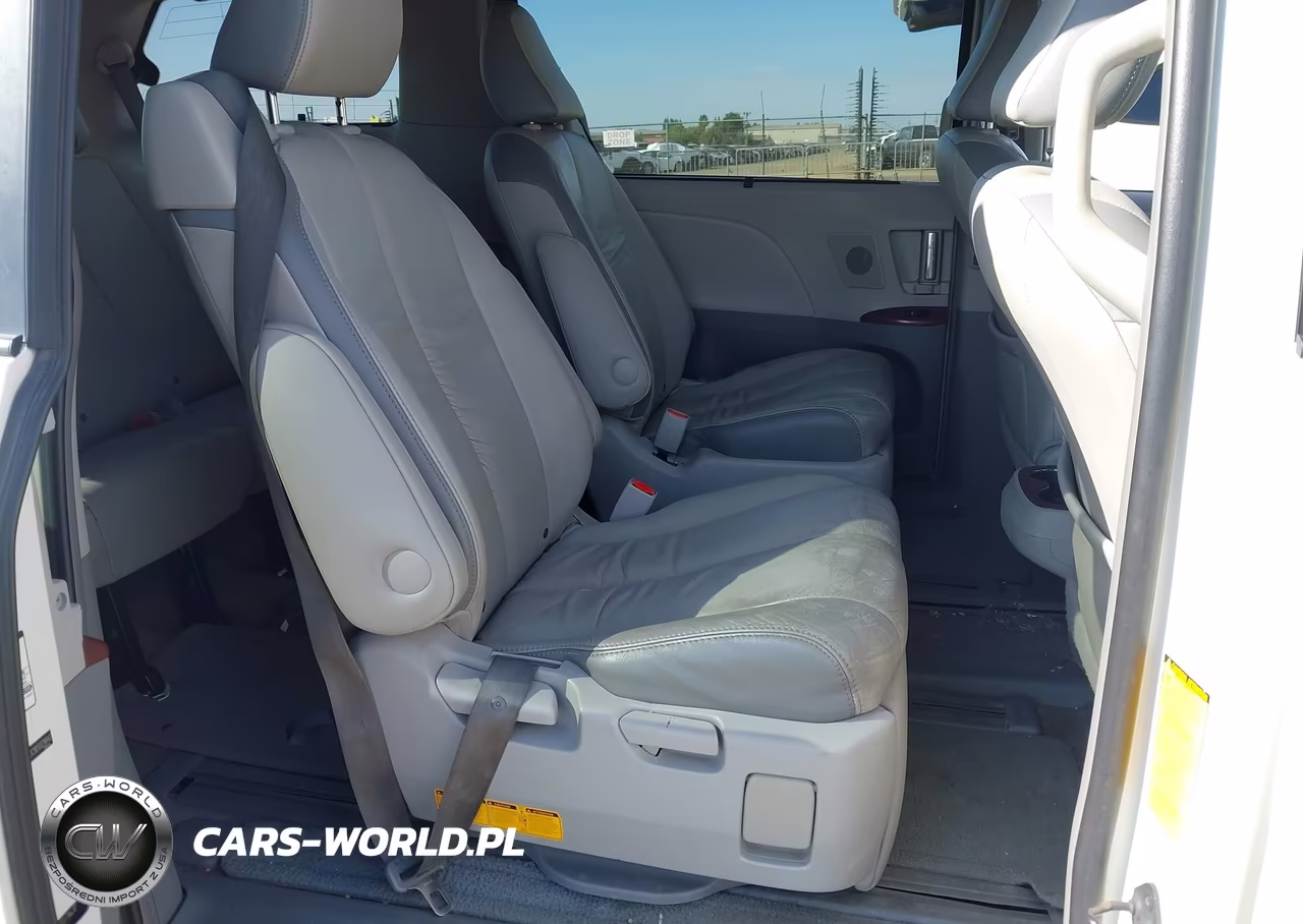 2011 Toyota Sienna Limited VIN:5TDDK3DC9BS029840 - 8