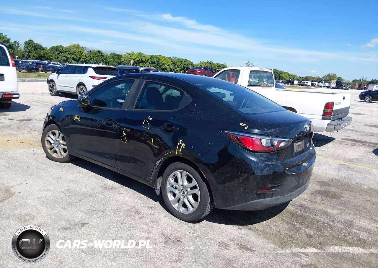 2018 Toyota Yaris Ia VIN:3MYDLBYV2JY314679 - 3