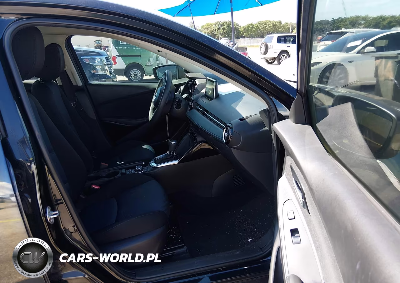 2018 Toyota Yaris Ia VIN:3MYDLBYV2JY314679 - 5