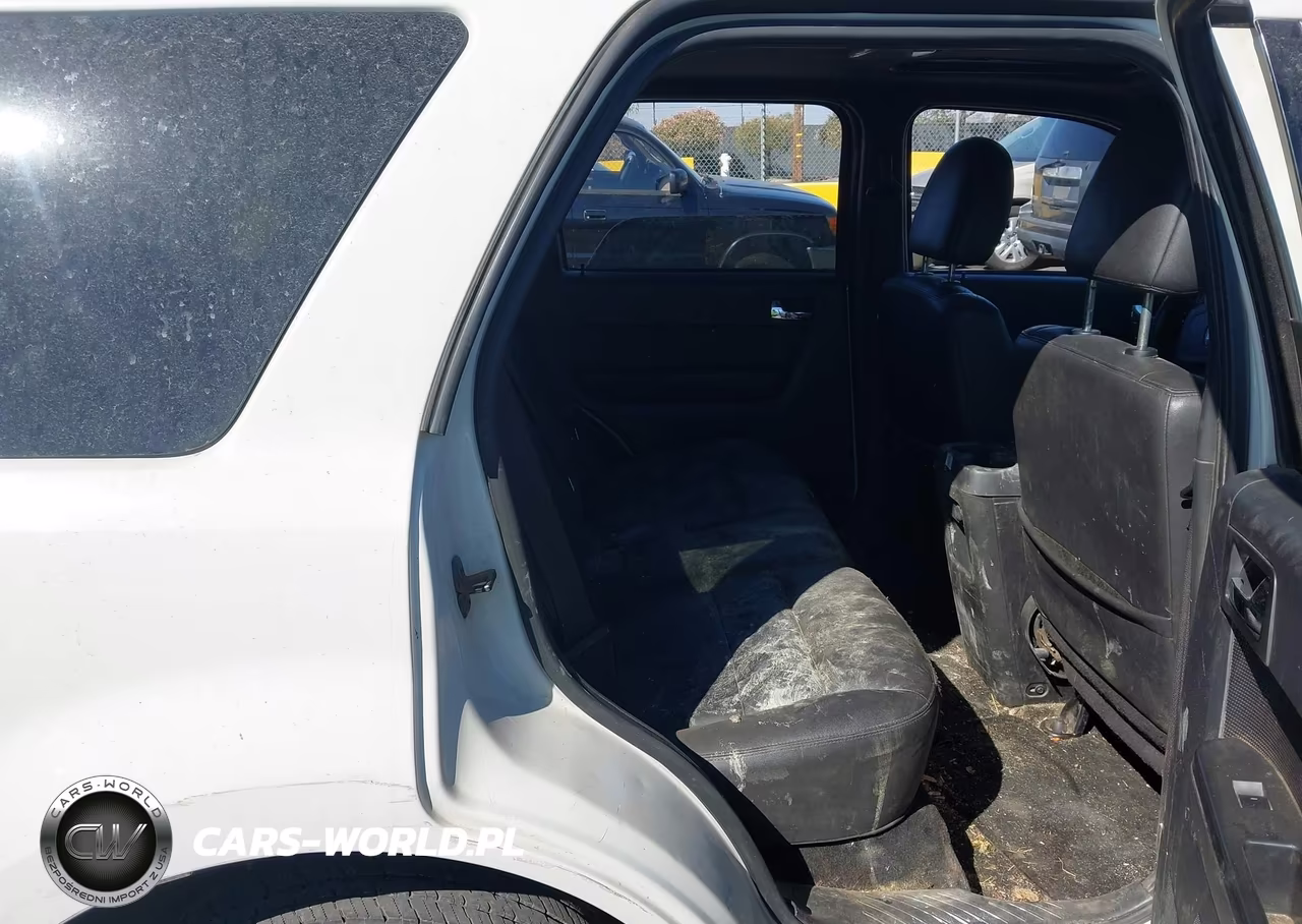 2010 Ford Escape Limited VIN:1FMCU0E7XAKA71974 - 8