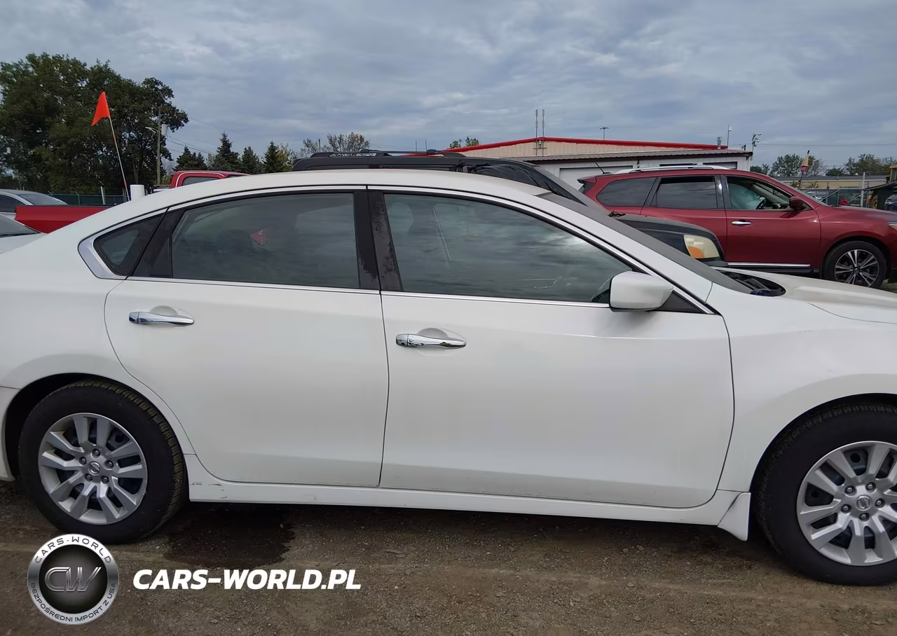 2018 Nissan Altima 2.5 S VIN:1N4AL3AP3JC185305 - 13