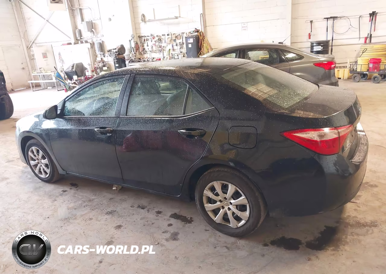 2018 Toyota Corolla Le VIN:2T1BURHE0JC991726 - 14