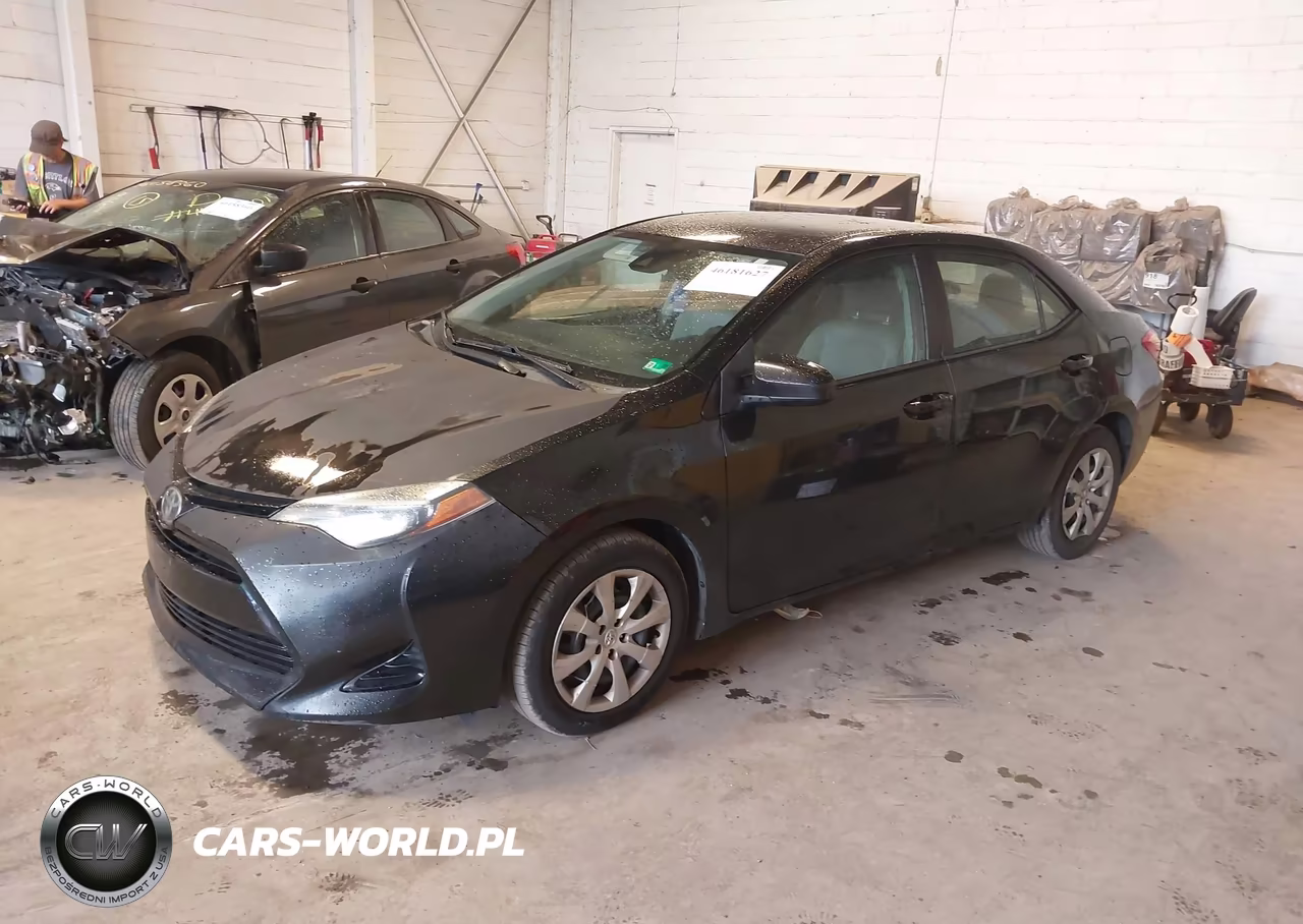 2018 Toyota Corolla Le VIN:2T1BURHE0JC991726 - 2