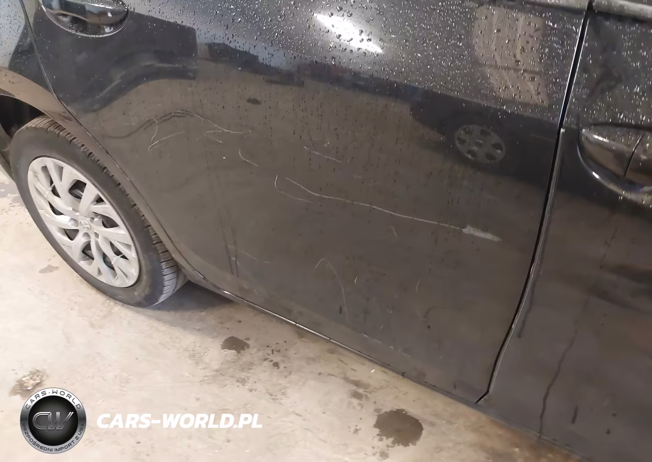 2018 Toyota Corolla Le VIN:2T1BURHE0JC991726 - 6