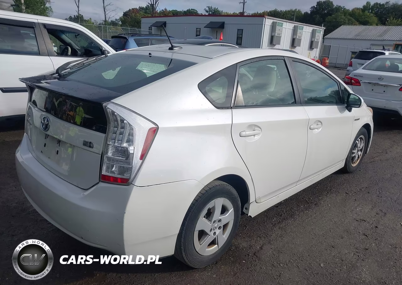 2011 Toyota Prius Two VIN:JTDKN3DU0B5365731 - 4