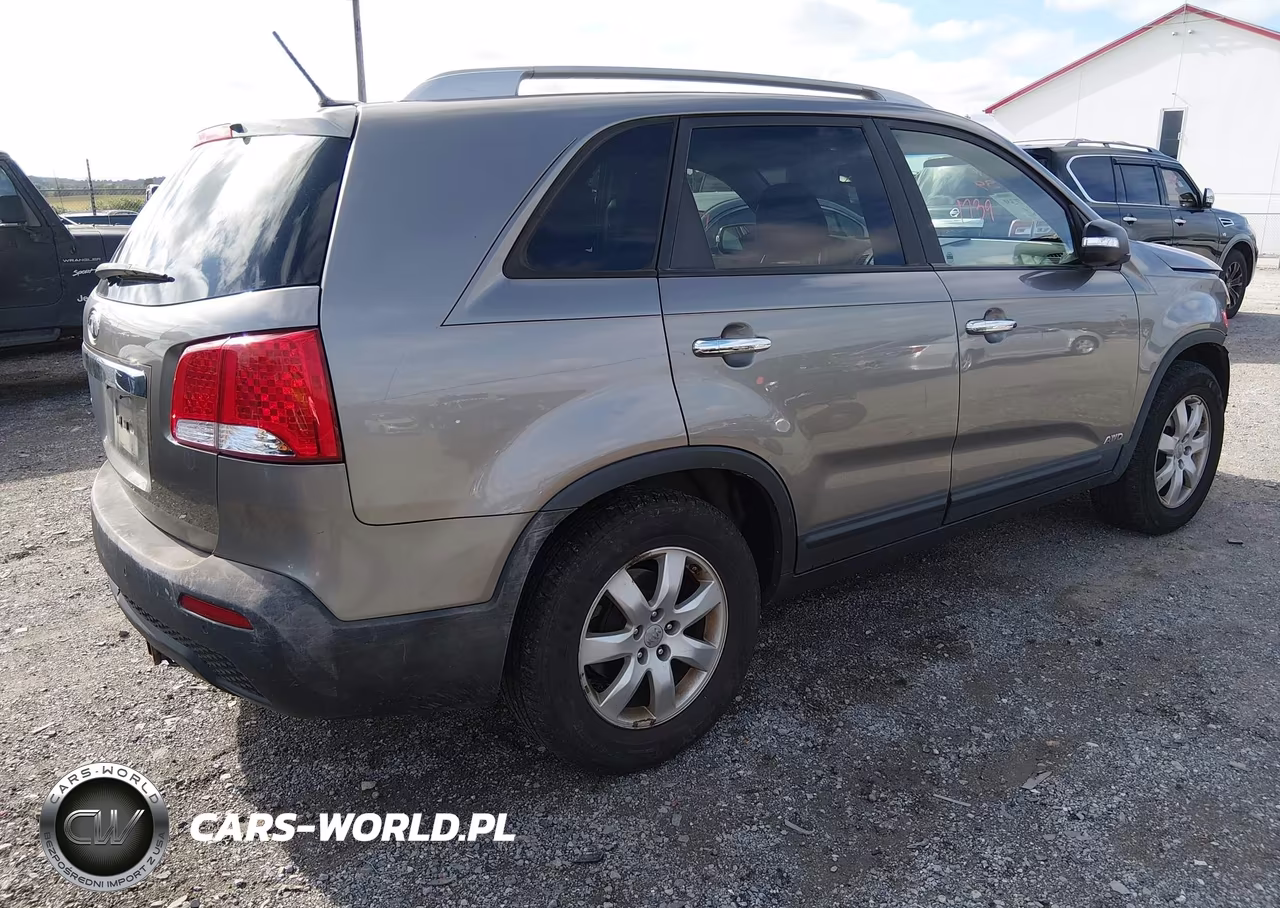 2012 Kia Sorento Lx V6 VIN:5XYKTDA23CG255893 - 4