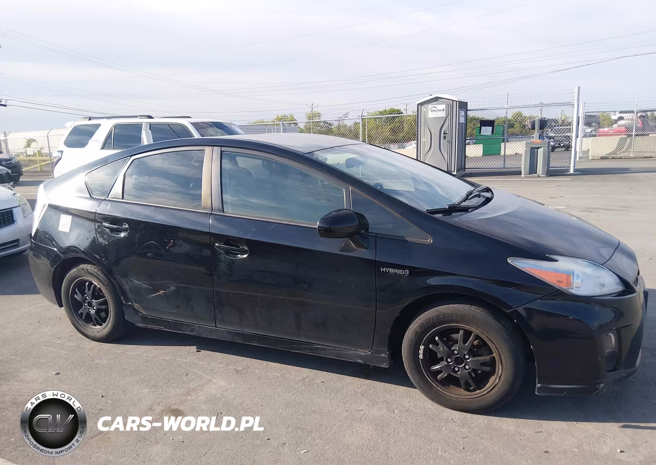 2011 Toyota Prius Three VIN:JTDKN3DU8B5324991 - 13