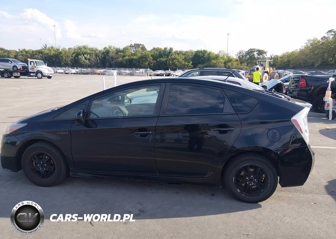 2011 Toyota Prius Three VIN:JTDKN3DU8B5324991 - 14
