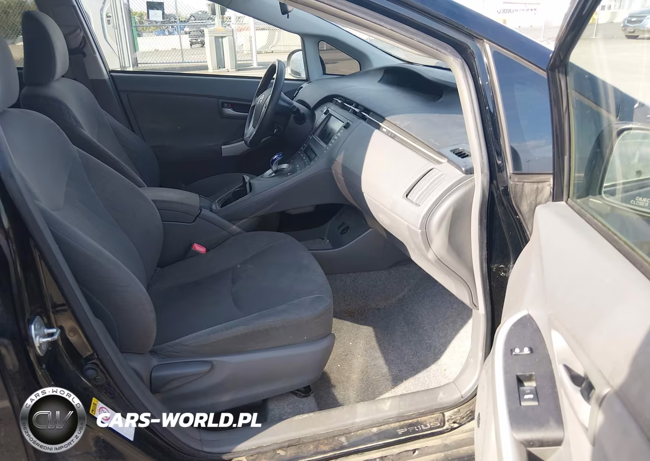 2011 Toyota Prius Three VIN:JTDKN3DU8B5324991 - 5
