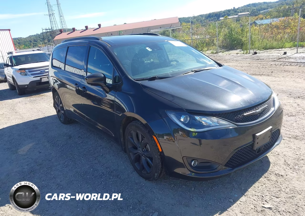 2019 Chrysler Pacifica Touring L – zdjęcie 1 z 18