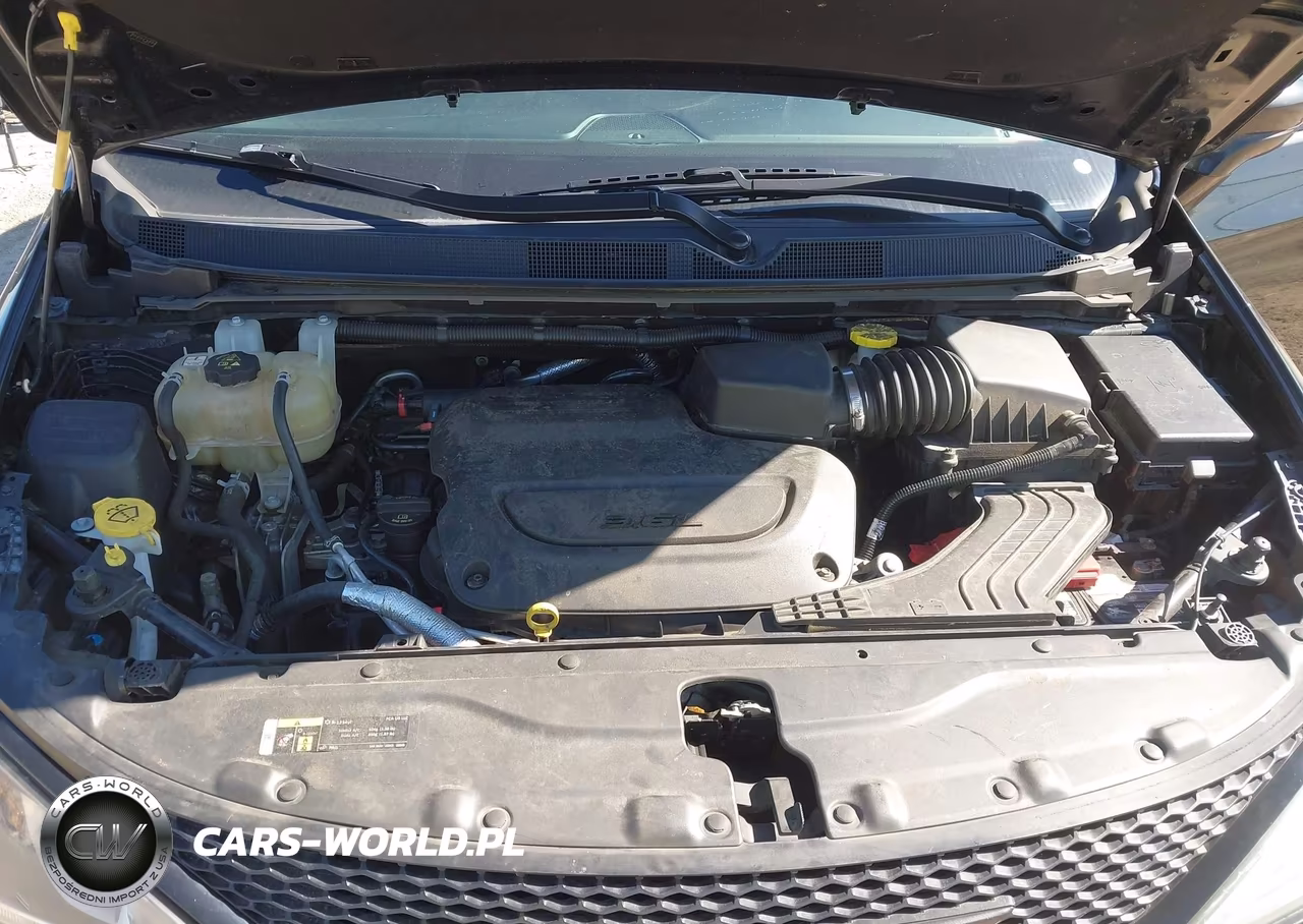 2019 Chrysler Pacifica Touring L VIN:2C4RC1BG2KR549738 - 10