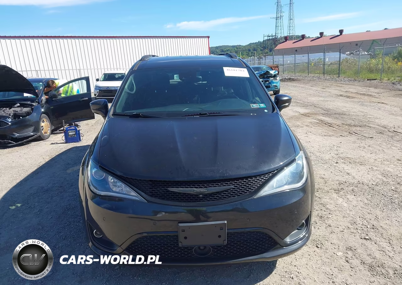 2019 Chrysler Pacifica Touring L VIN:2C4RC1BG2KR549738 - 12