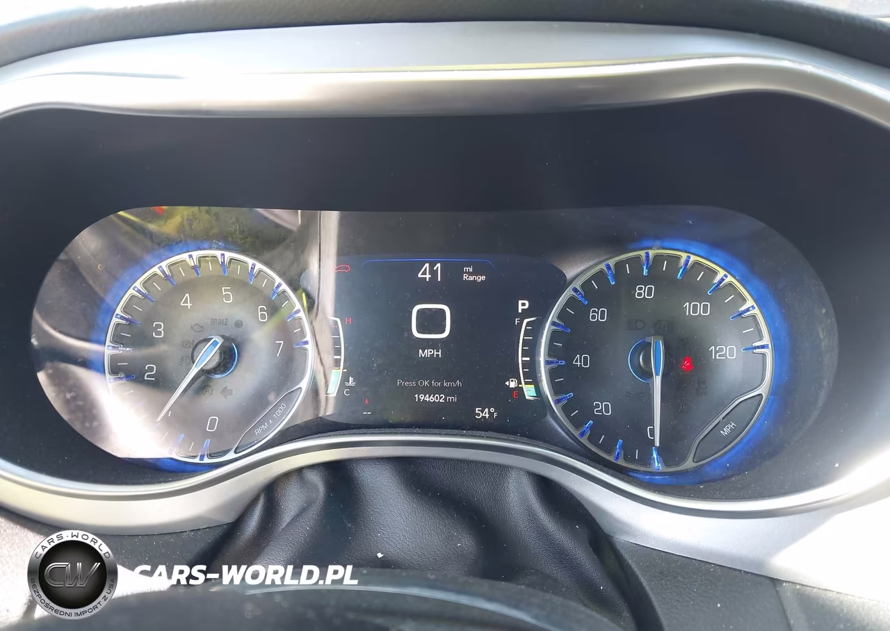2019 Chrysler Pacifica Touring L VIN:2C4RC1BG2KR549738 - 7