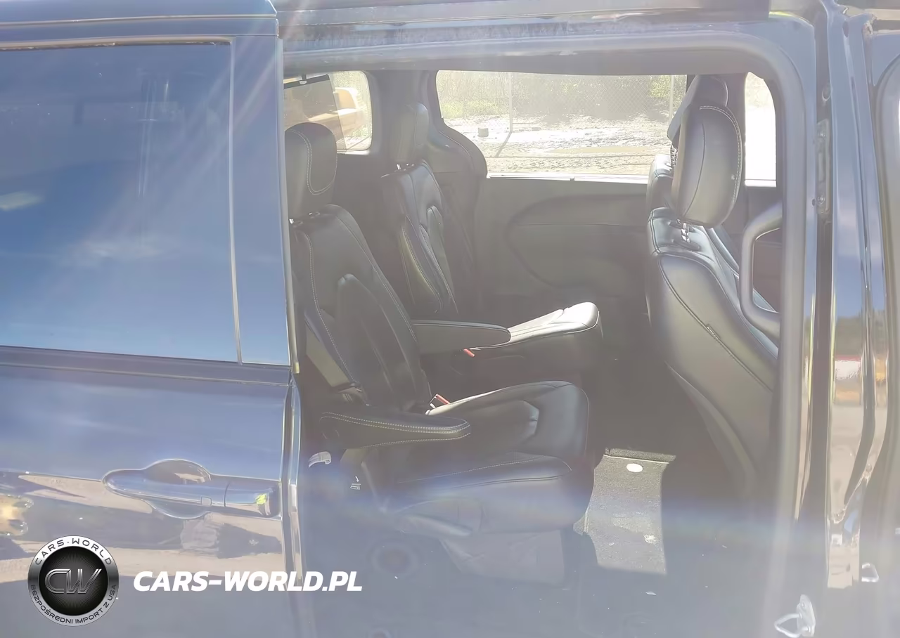 2019 Chrysler Pacifica Touring L VIN:2C4RC1BG2KR549738 - 8
