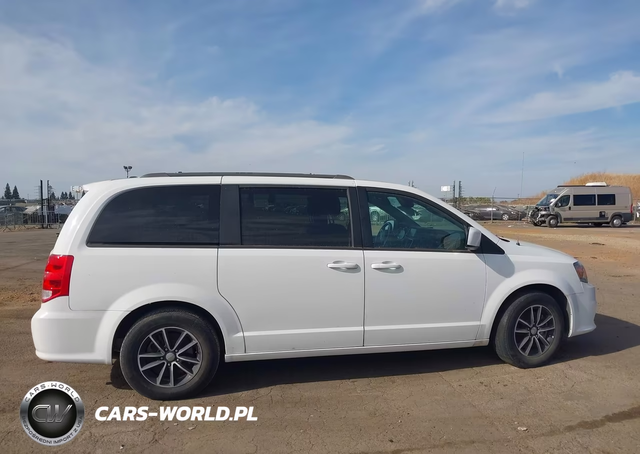 2018 Dodge Grand Caravan Gt VIN:2C4RDGEG3JR335349 - 13