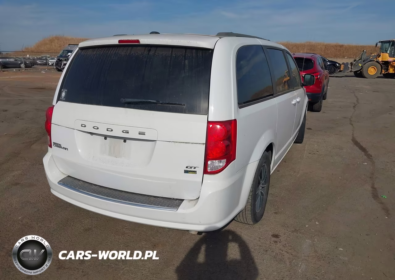 2018 Dodge Grand Caravan Gt VIN:2C4RDGEG3JR335349 - 4