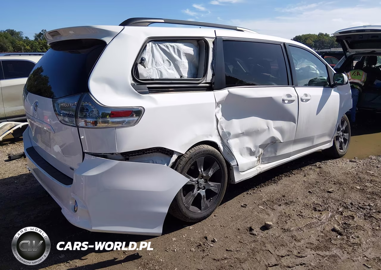 2012 Toyota Sienna Se 8 Passenger VIN:5TDXK3DC3CS184897 - 4