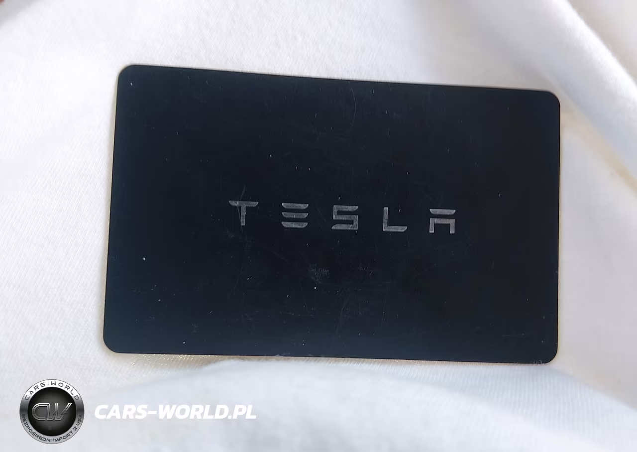 2023 Tesla Model Y VIN:7SAYGDEE8PA150041 - 11