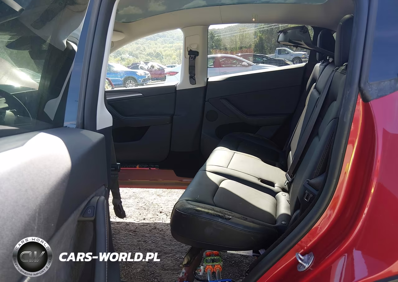 2023 Tesla Model Y VIN:7SAYGDEE8PA150041 - 8