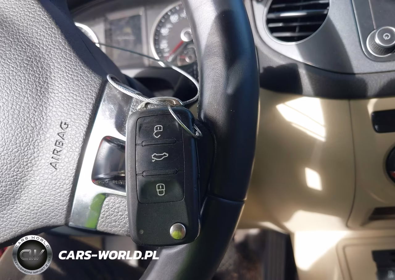 2016 Volkswagen Tiguan S VIN:WVGBV7AX9GW050493 - 11