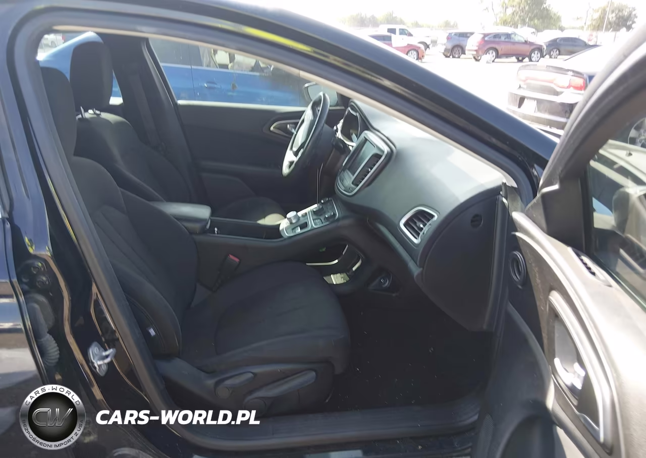 2015 Chrysler 200 Limited VIN:1C3CCCAB4FN749437 - 5