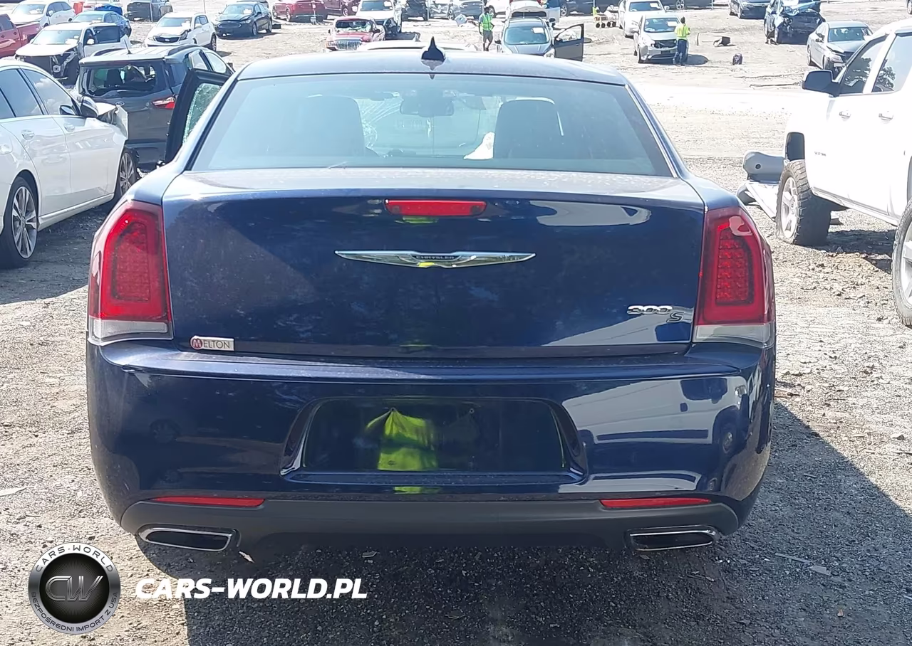 2016 Chrysler 300 S VIN:2C3CCABG0GH295180 - 16