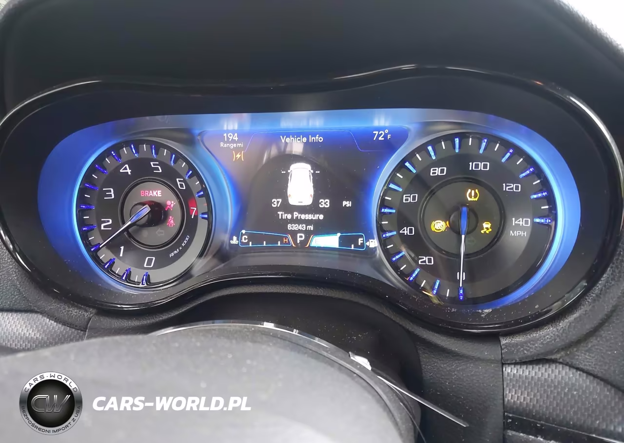 2016 Chrysler 300 S VIN:2C3CCABG0GH295180 - 7