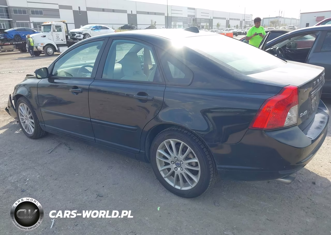 2011 Volvo S40 T5 VIN:YV1672MS2B2550542 - 3