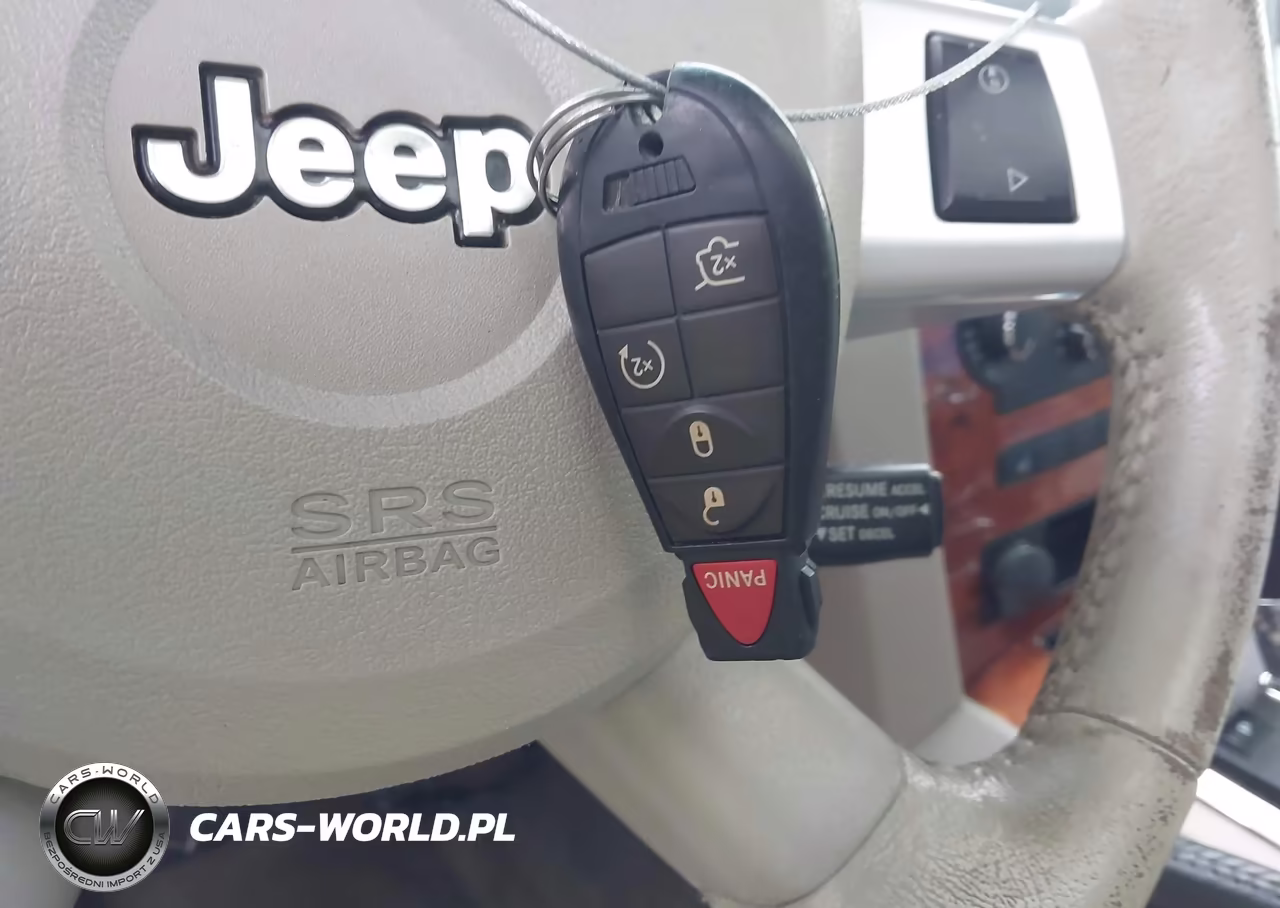 2008 Jeep Grand Cherokee Overland VIN:1J8HR68228C181428 - 11