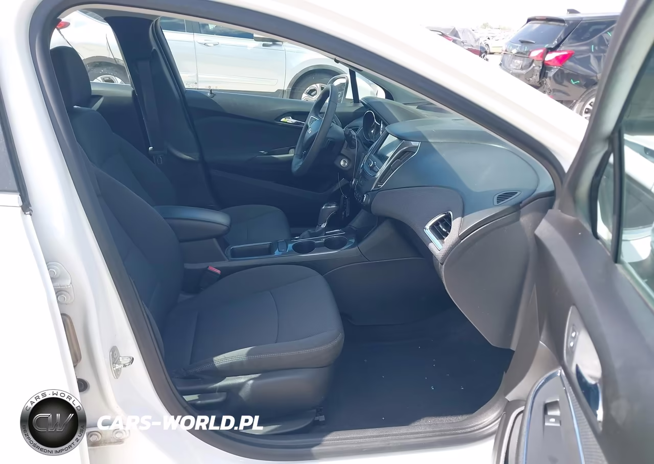 2019 Chevrolet Cruze Lt VIN:1G1BE5SM0K7104076 - 5